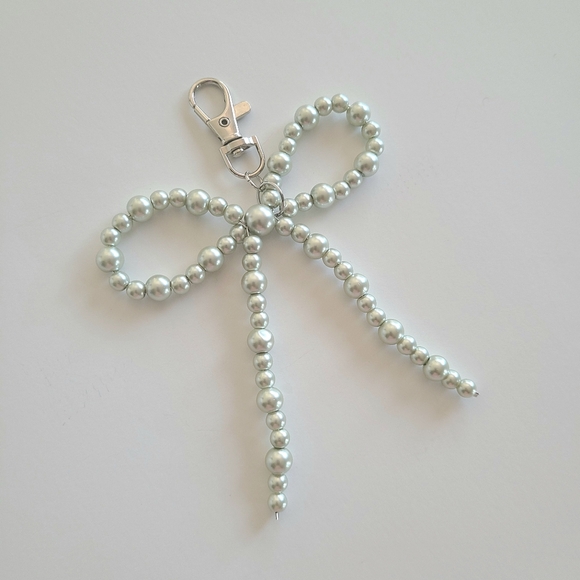 Silver Beaded Bow Glass Pearl Bag Charm - Picture 3 of 7